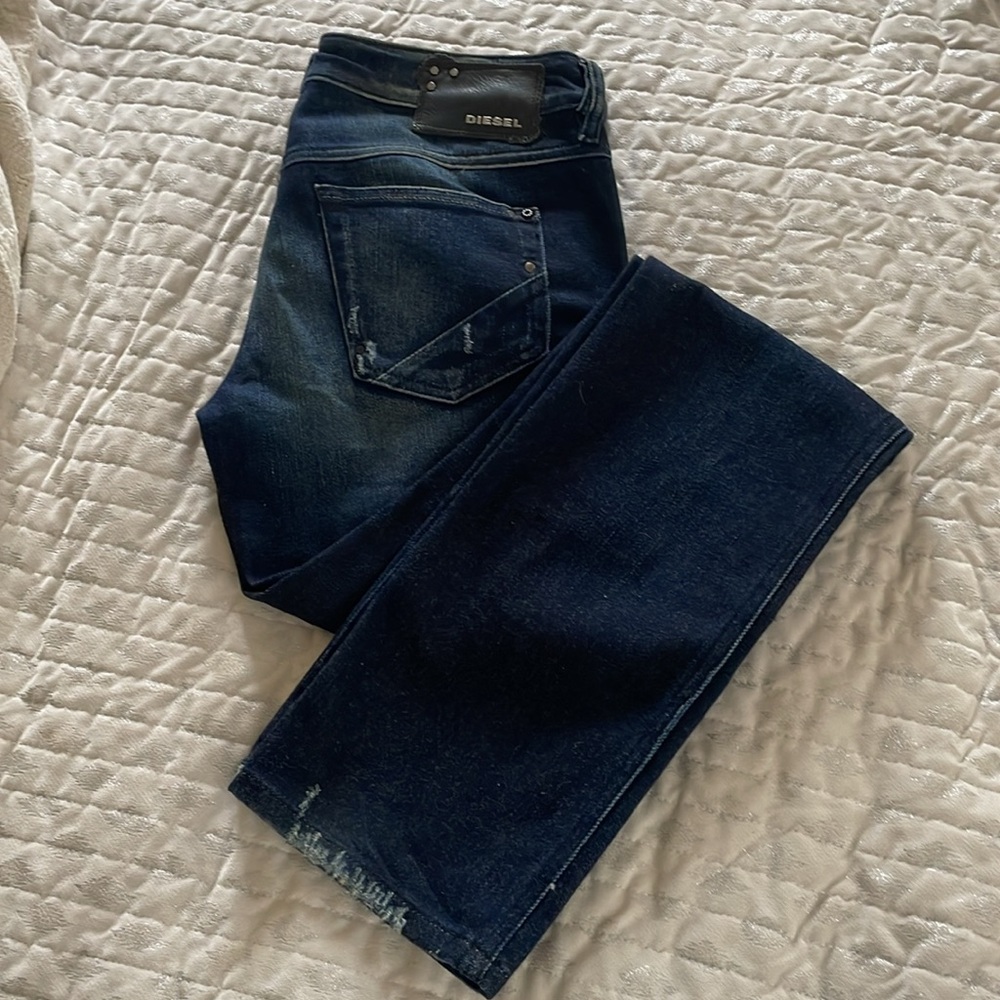 Diesel NWOT Low-Rise Lhela Jeans Straight Size 28/‎ 32L
